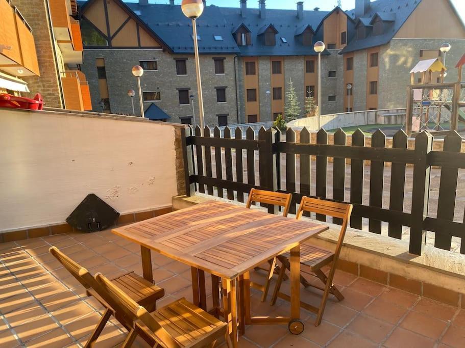 Precioso Apartamento En Zona Residencial Appartement Panticosa Buitenkant foto