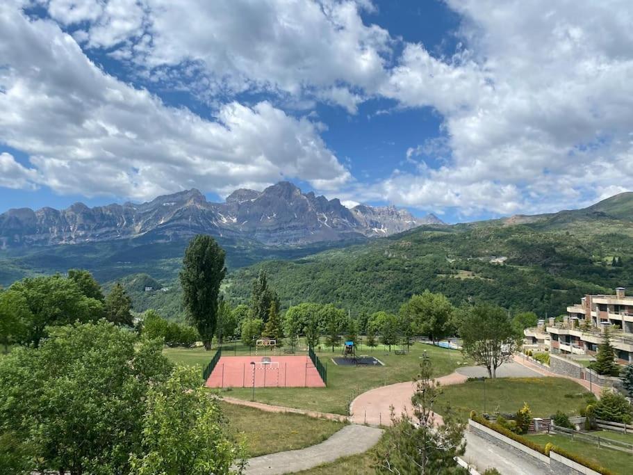 Precioso Apartamento En Zona Residencial Appartement Panticosa Buitenkant foto