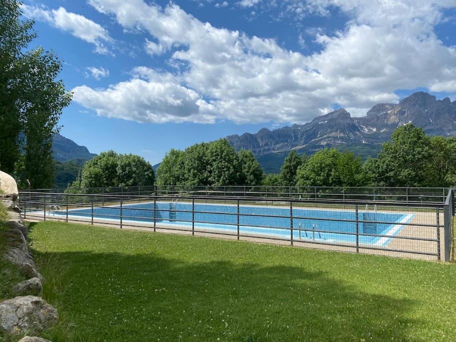 Precioso Apartamento En Zona Residencial Appartement Panticosa Buitenkant foto